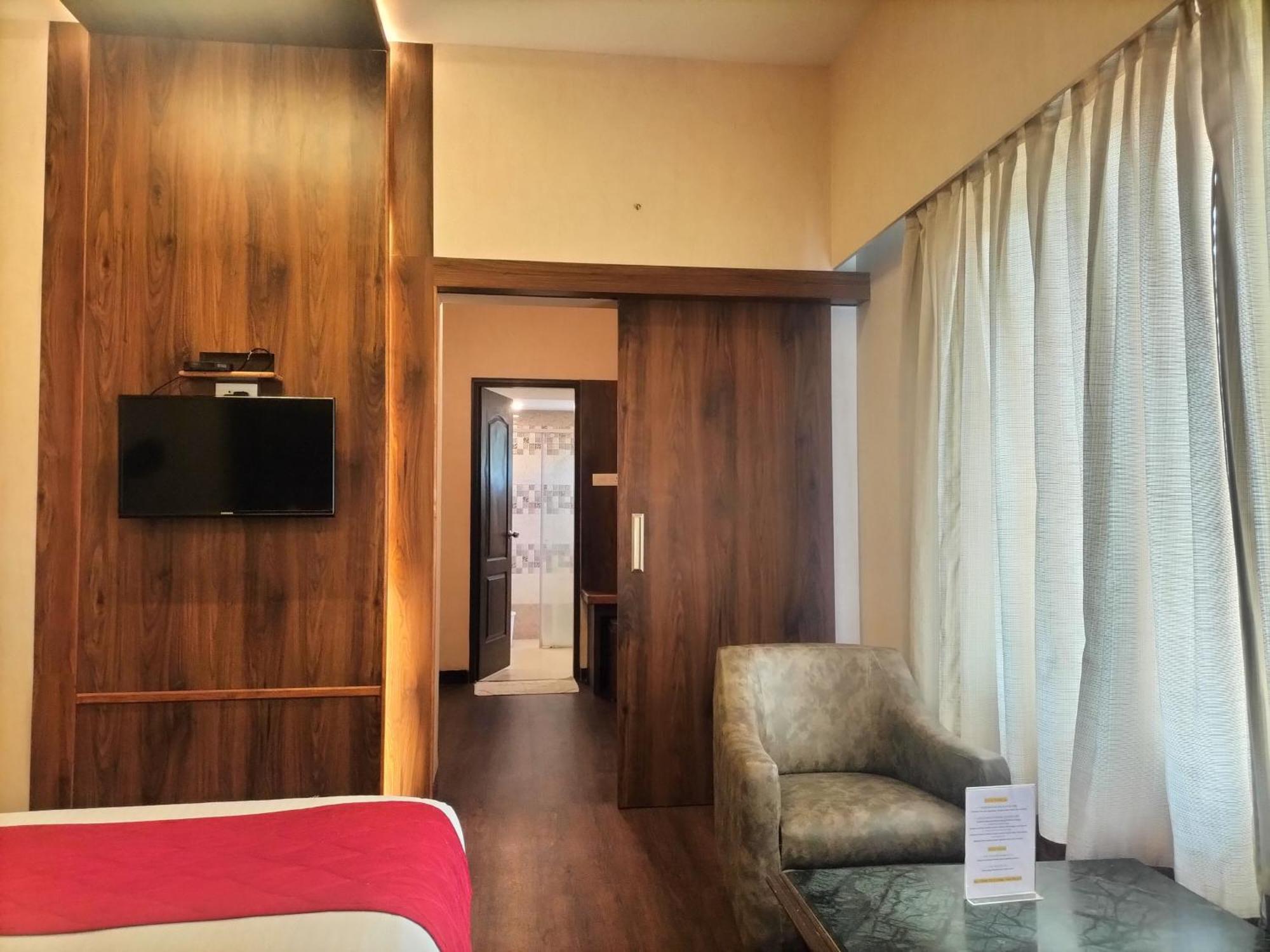 Zip By Spree Hotels Surabi International ฮอร์นีเบ็ชวา ภายนอก รูปภาพ