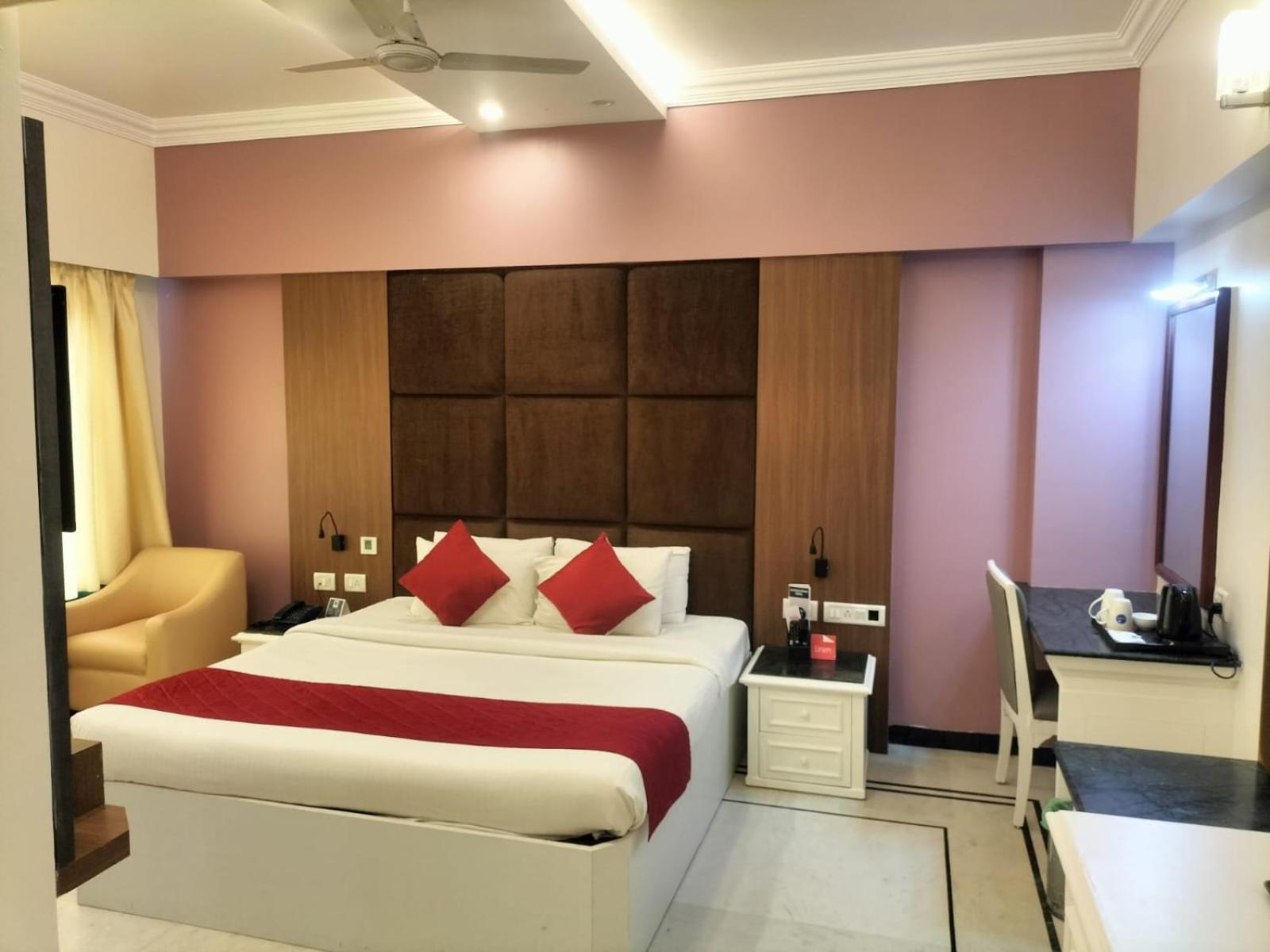 Zip By Spree Hotels Surabi International ฮอร์นีเบ็ชวา ภายนอก รูปภาพ