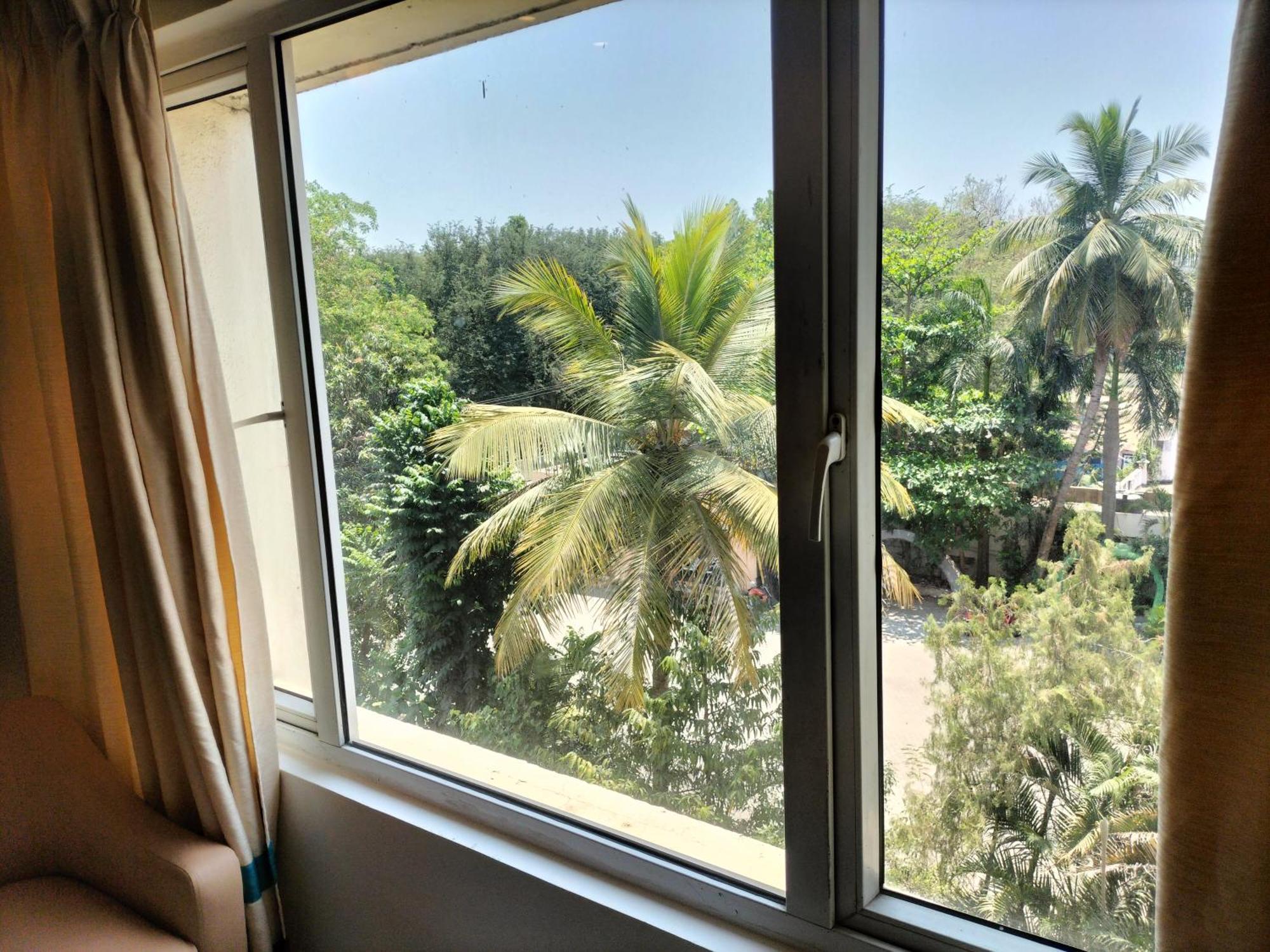 Zip By Spree Hotels Surabi International ฮอร์นีเบ็ชวา ภายนอก รูปภาพ