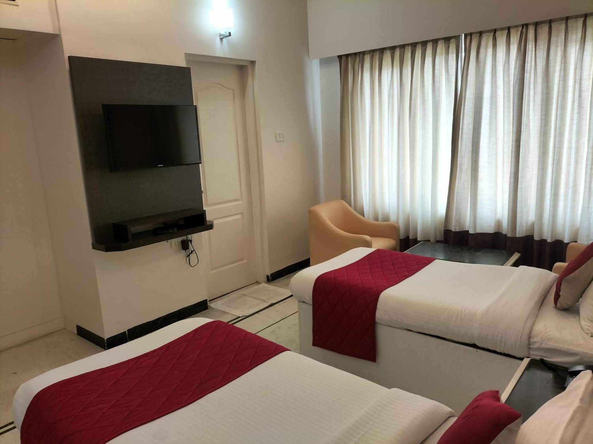 Zip By Spree Hotels Surabi International ฮอร์นีเบ็ชวา ภายนอก รูปภาพ