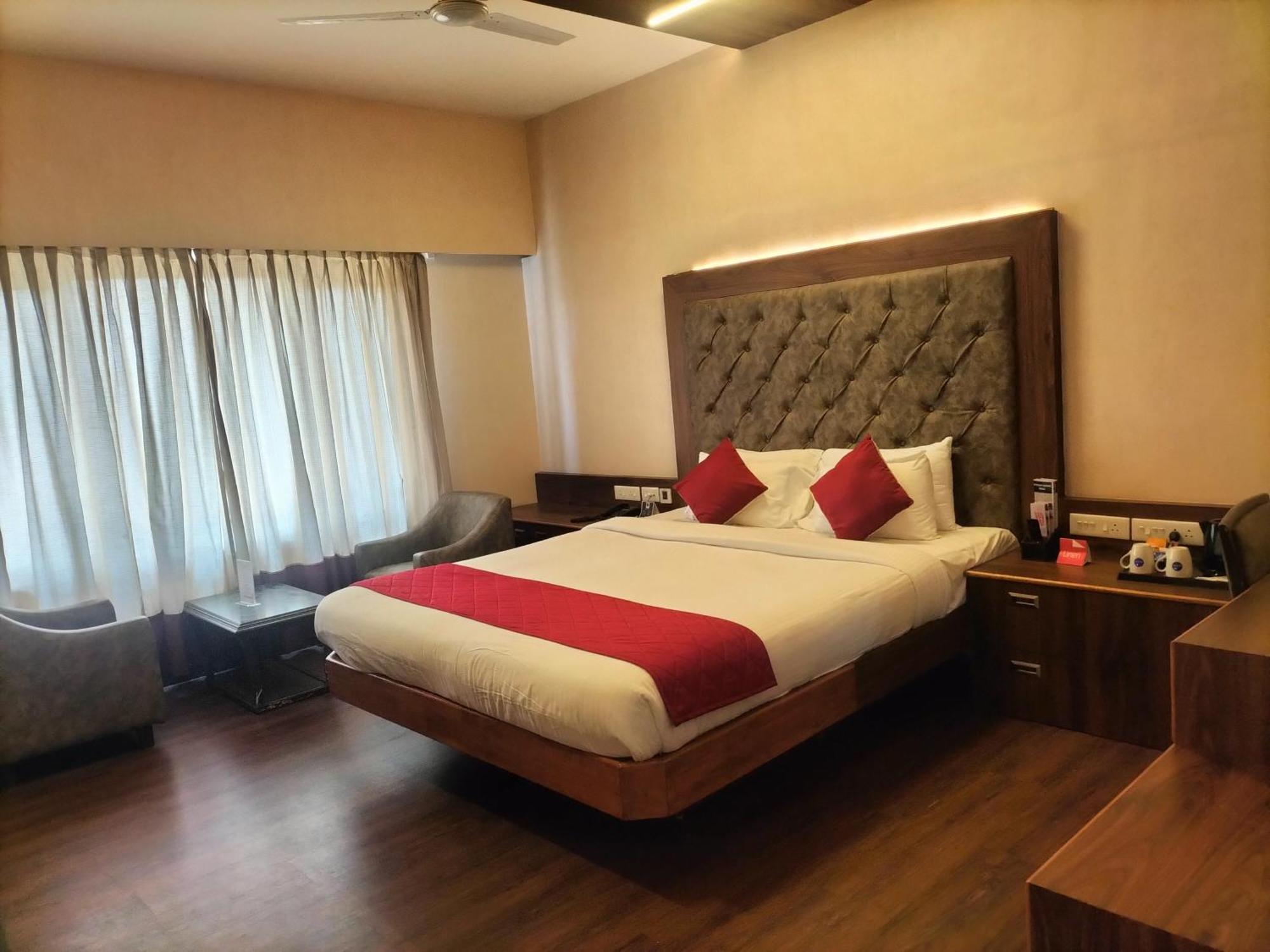 Zip By Spree Hotels Surabi International ฮอร์นีเบ็ชวา ภายนอก รูปภาพ