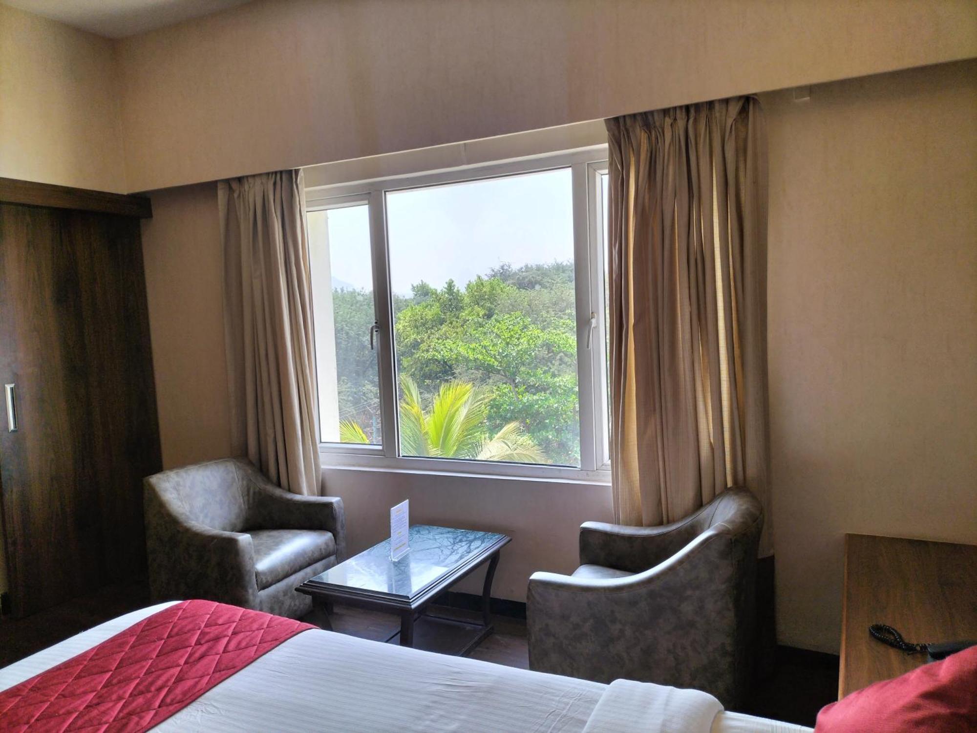 Zip By Spree Hotels Surabi International ฮอร์นีเบ็ชวา ภายนอก รูปภาพ