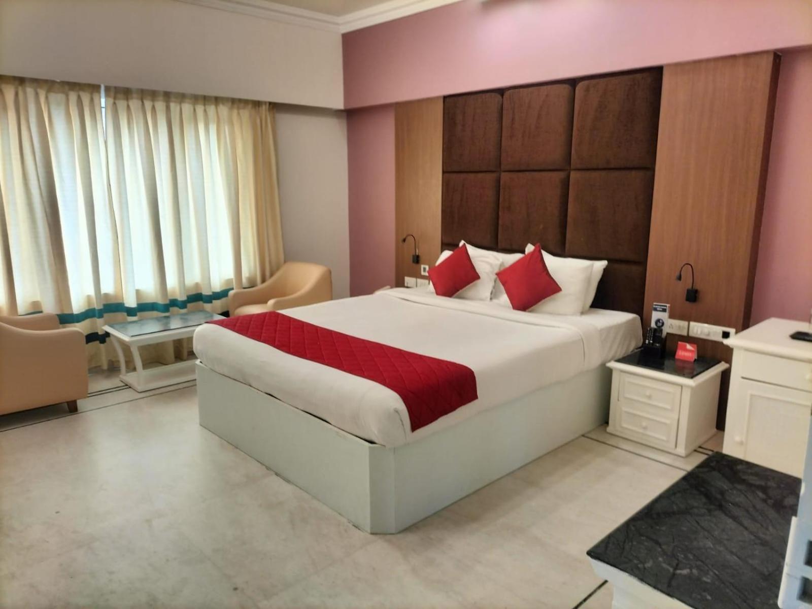 Zip By Spree Hotels Surabi International ฮอร์นีเบ็ชวา ภายนอก รูปภาพ